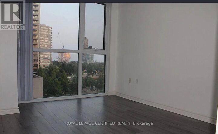 Property Photo:  349 Rathburn Road West 611  ON L5B 0G9 