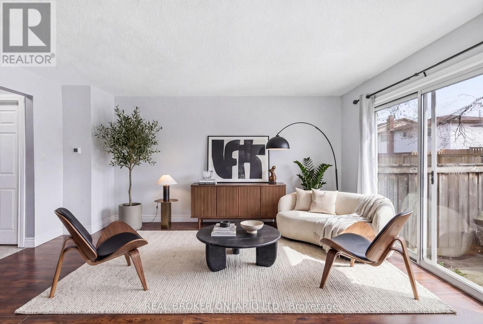 Property Photo:  262 Kenora Avenue 29  ON L8E 3Y3 