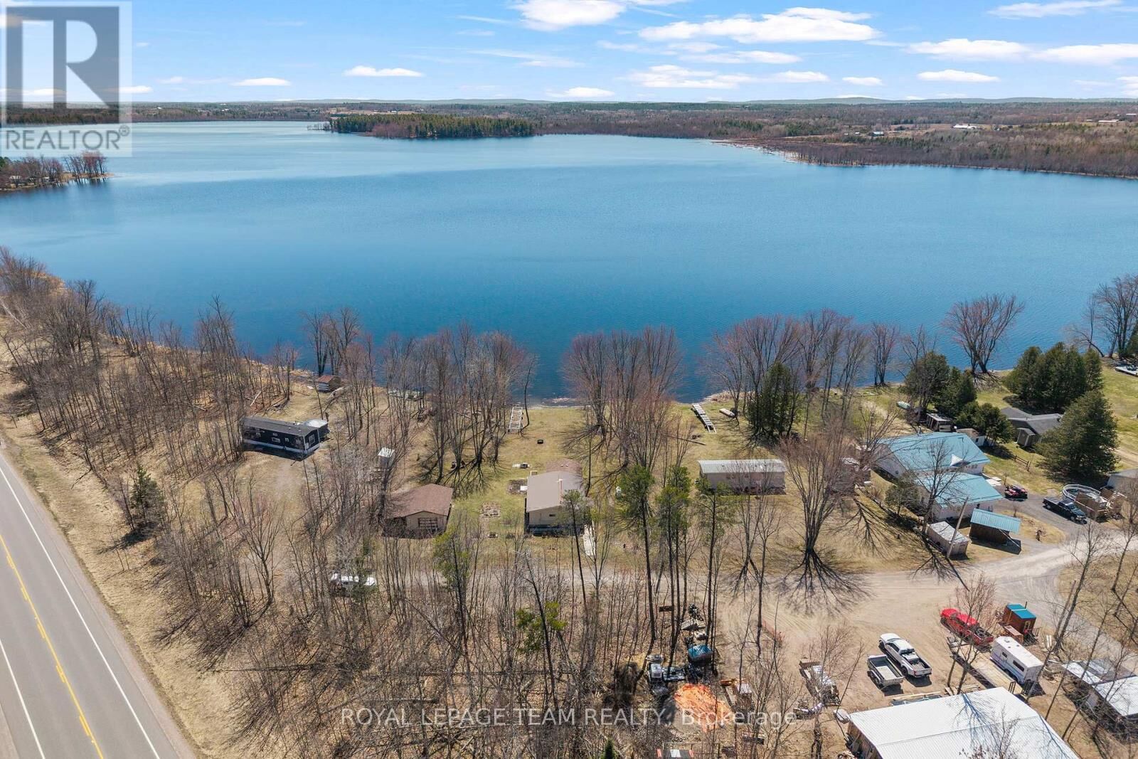 Property Photo:  424 Hummingbird Lane  ON K0J 1T0 