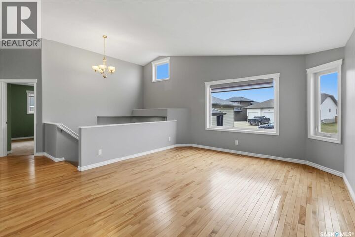 Property Photo:  203 Kinloch Crescent  SK S7M 2W9 