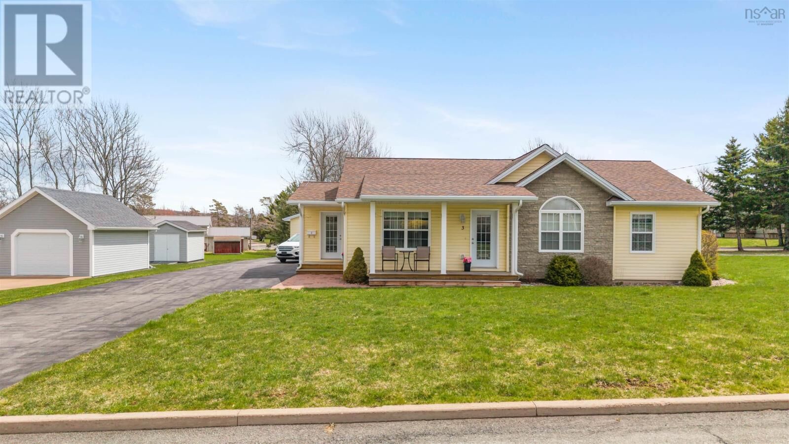 Property Photo:  3 Chestnut Street  NS B2H 0E4 