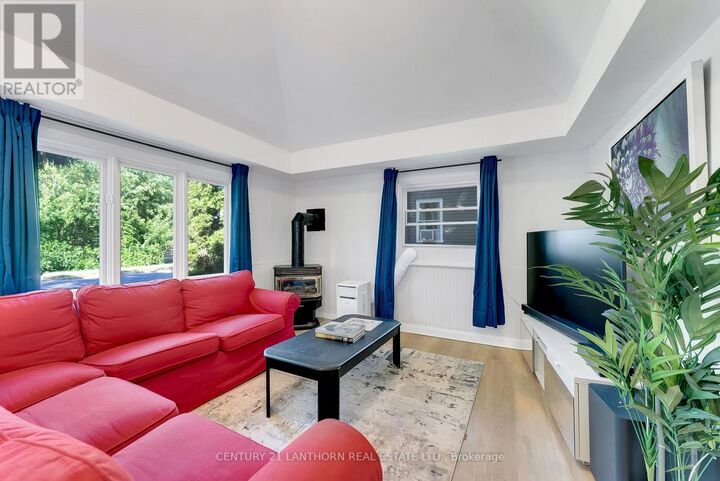 Property Photo:  29 1/2 Washburn Street  ON K0K 2T0 