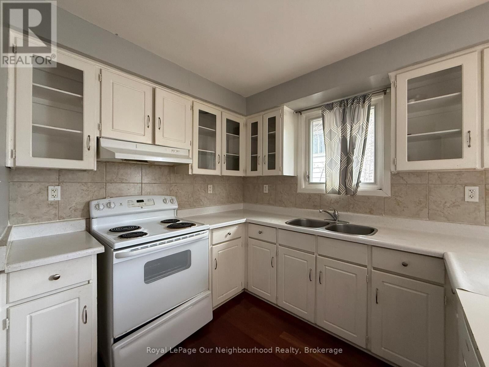 Property Photo:  2625 Lundene Road Lower  ON L5J 3Y8 