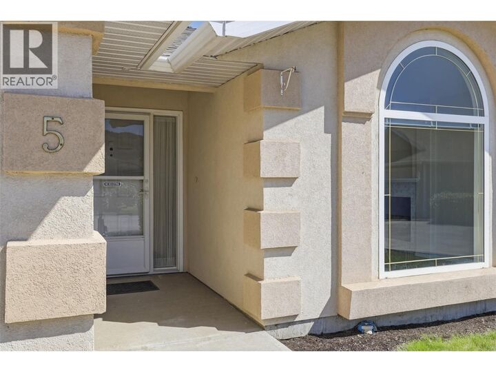 Photo de la propriété:  723 Singh Street 5  BC V2C 5C5 