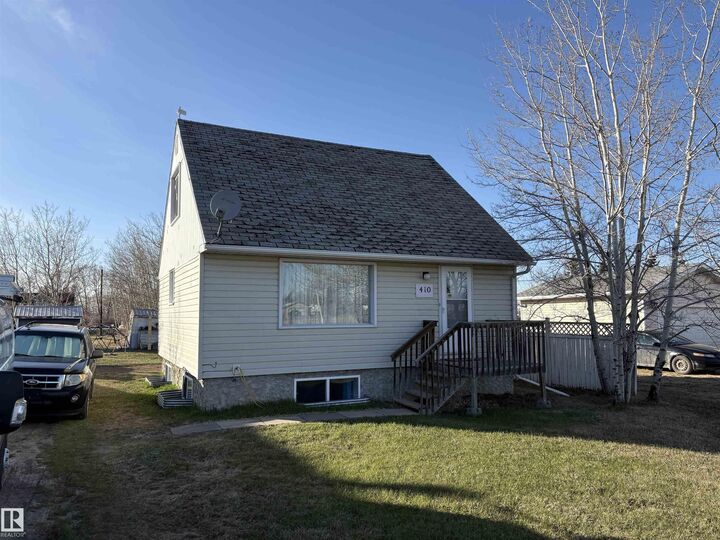 Property Photo:  410 Main St  AB T8R 0J8 