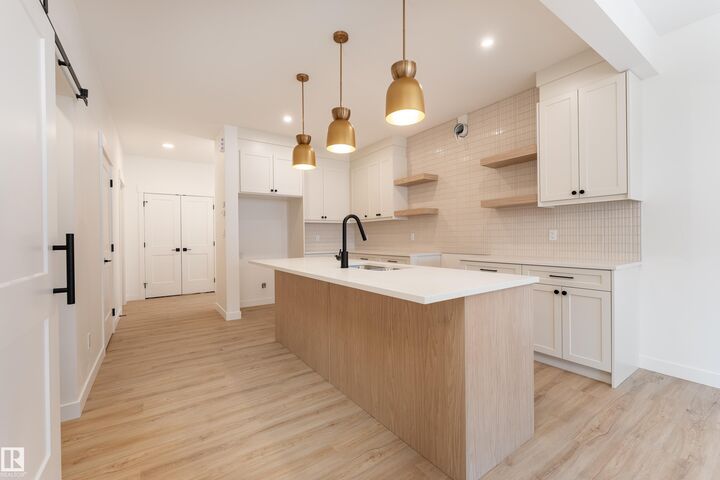 12 Gable Common — photo 1
