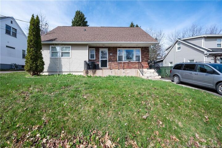 190 Maple Street — photo 1
