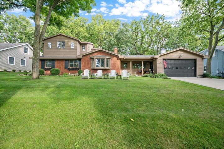 Property Photo:  1949 N Carriage Lane  OH 43452 