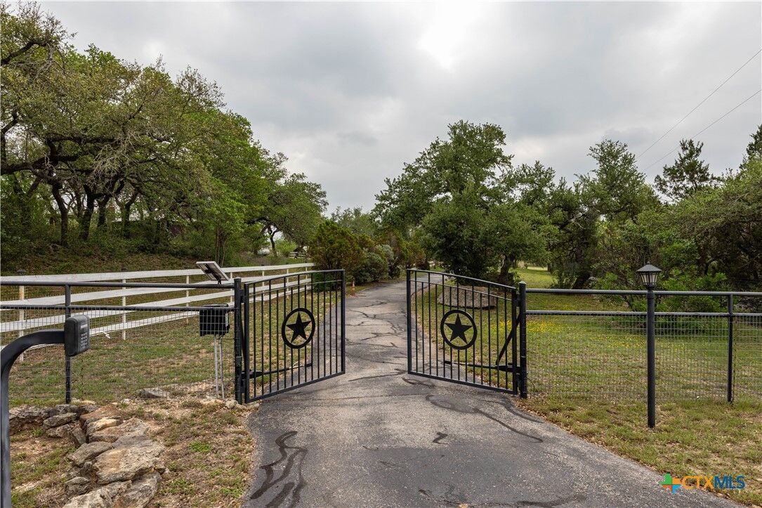 Property Photo:  1645 Agarita Drive  TX 78623 