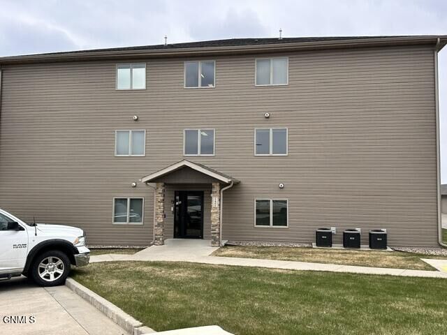 Property Photo:  1405 Sharloh Loop 1  ND 58501 