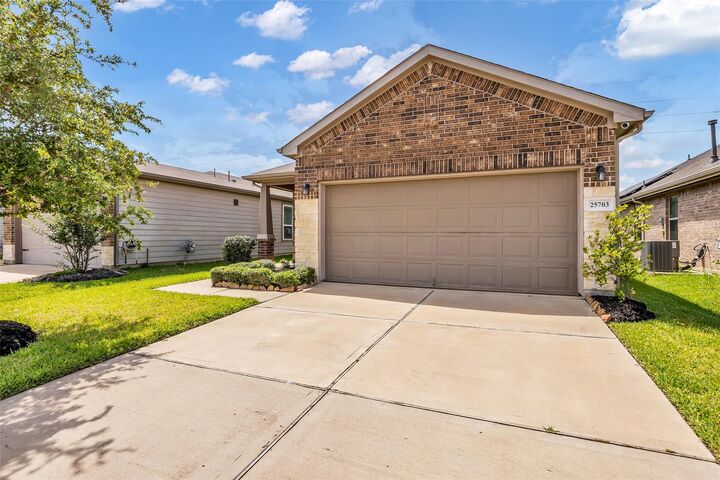 Property Photo:  25703 Bottlebrush Sedge Street  TX 77493 