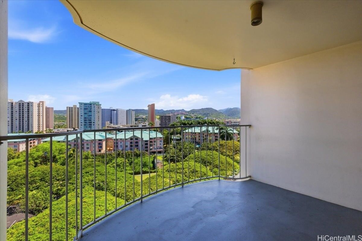 Property Photo:  2920 Ala Ilima Street 905  HI 96818 