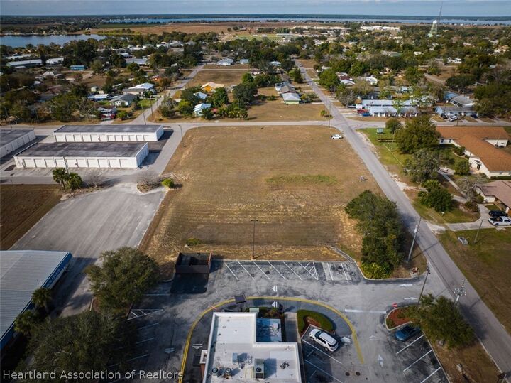 Property Photo:  335 Plumosa Street  FL 33852 