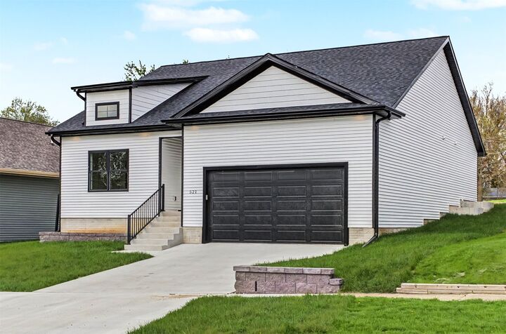 Property Photo:  521 Greene Street  IA 50036 