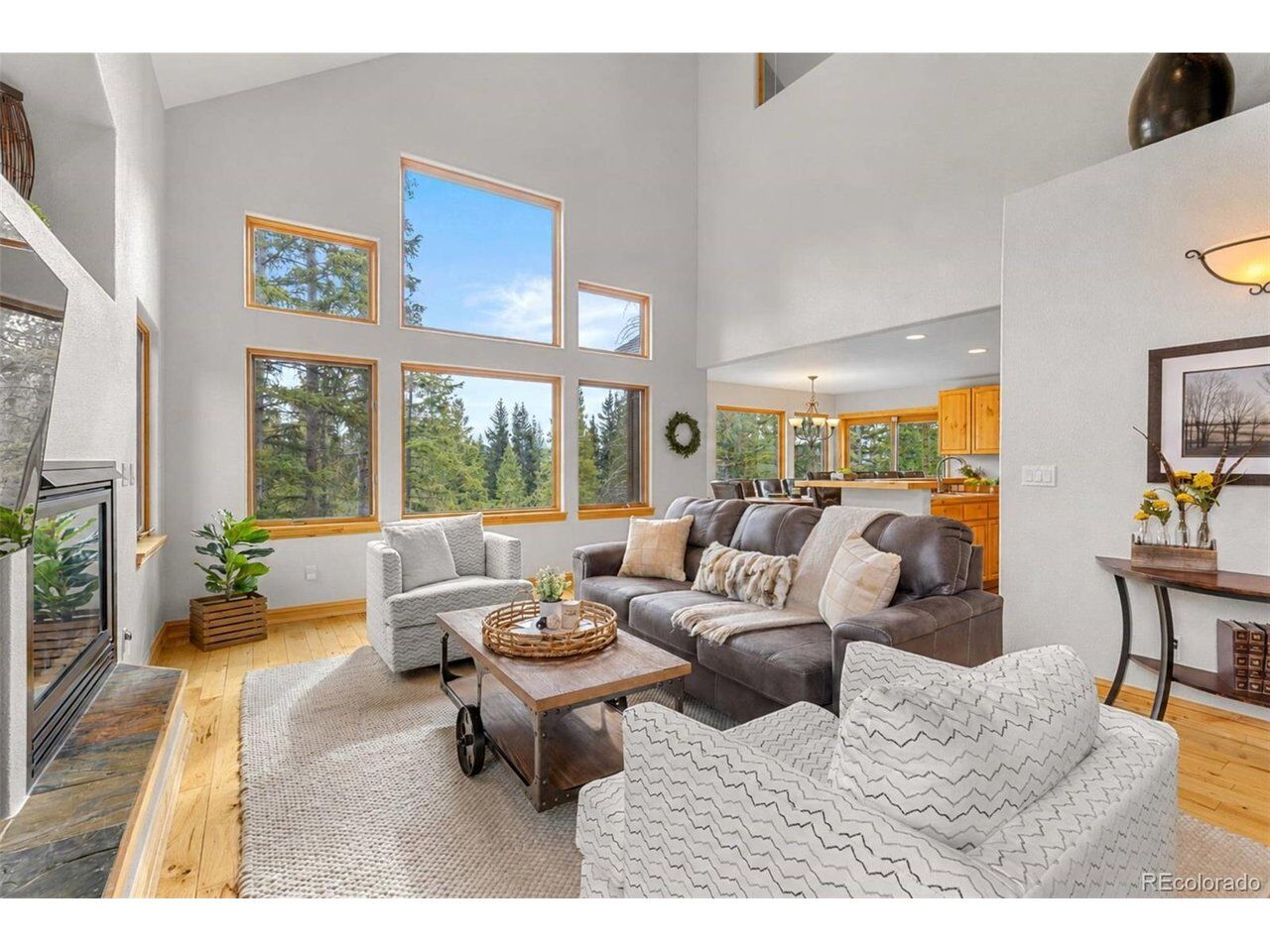 Property Photo:  