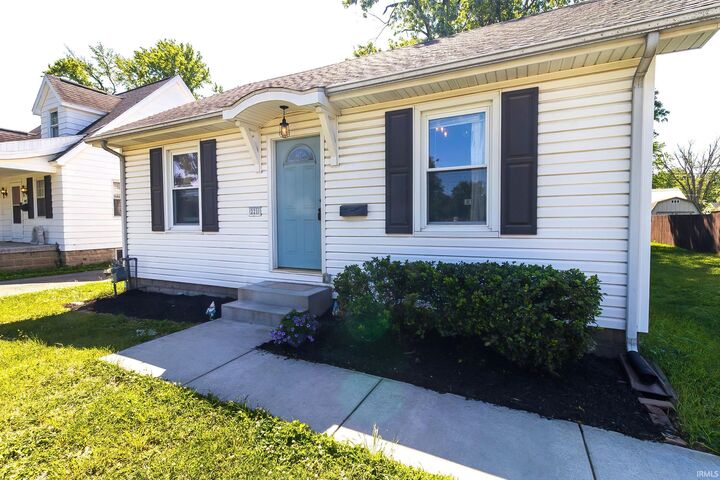 Property Photo:  221 Vann Avenue  IN 47714 