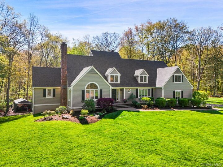 Property Photo:  17 Pine Hill Drive  NY 10590 