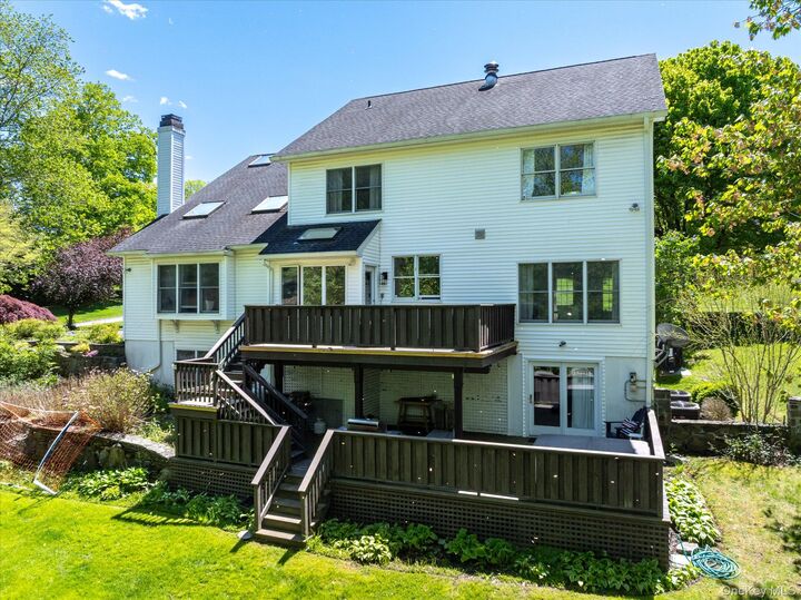 Property Photo:  1 Woolen Court  NY 10560 
