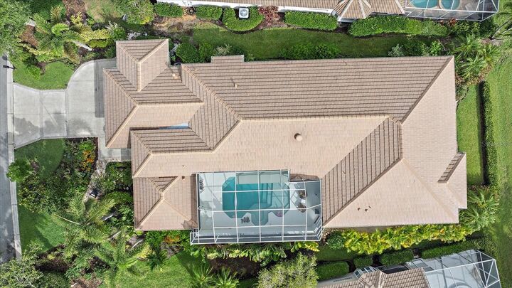 Property Photo:  7507 Ascot Court  FL 34201 