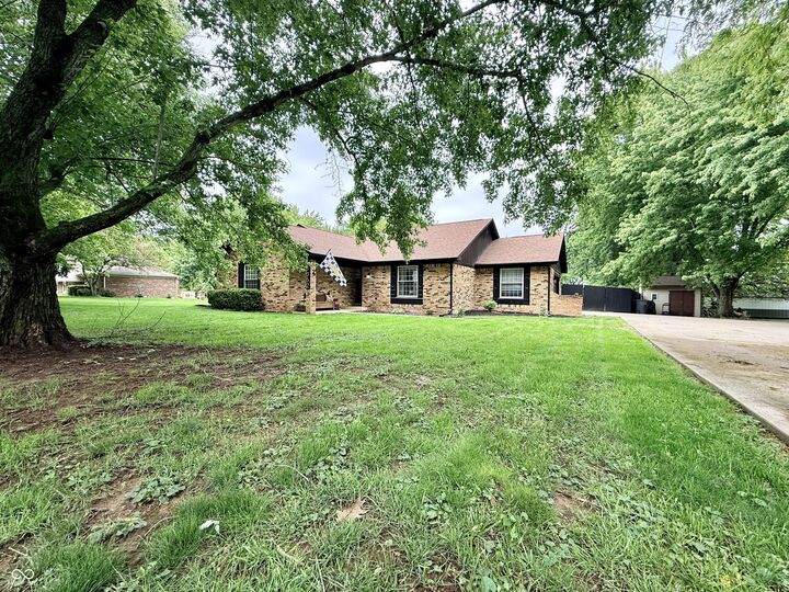 Property Photo:  3052 W Burning Tree Road  IN 47933 