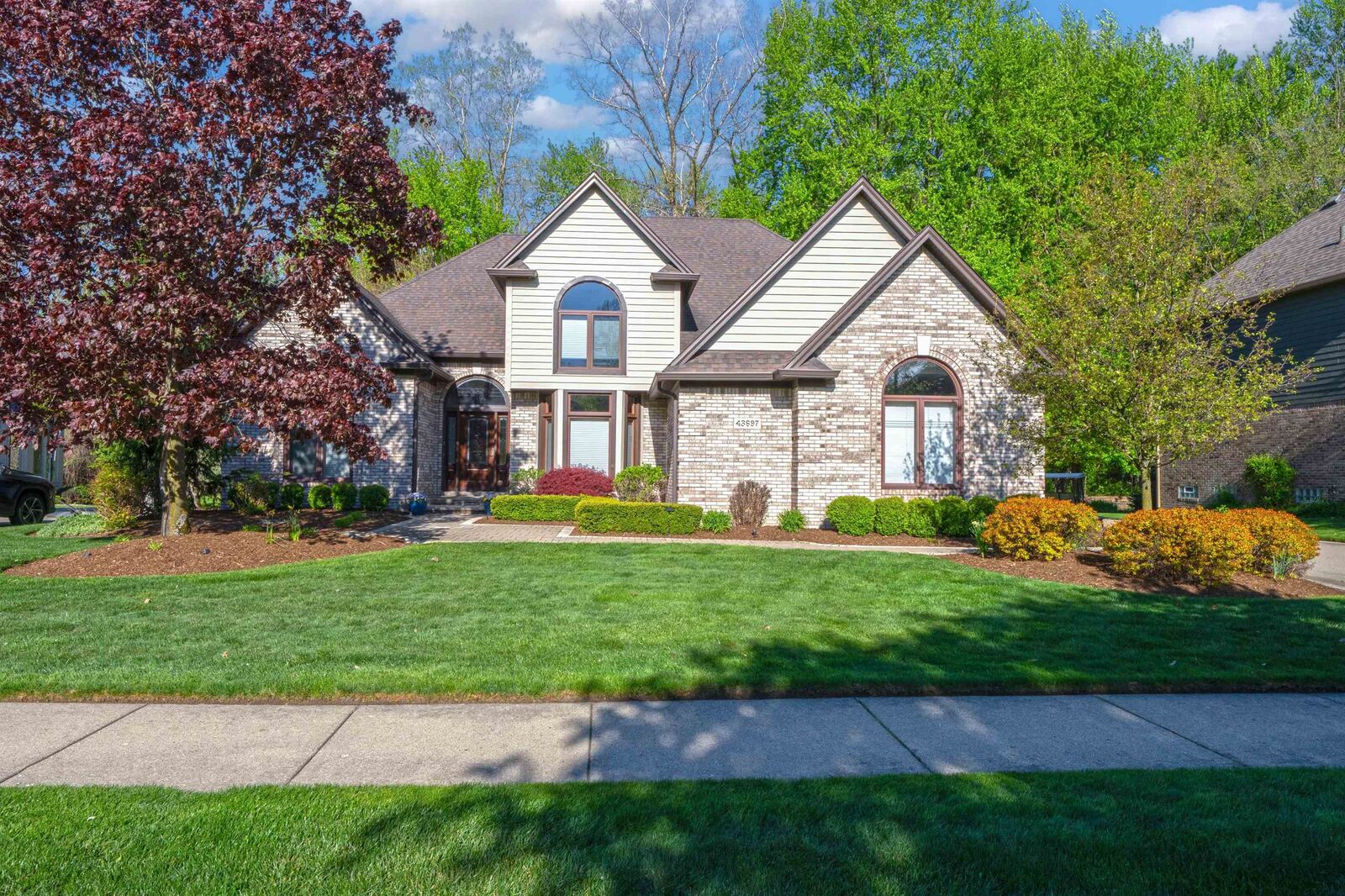 Property Photo:  43697 Vintners Place Drive  MI 48314-1336 