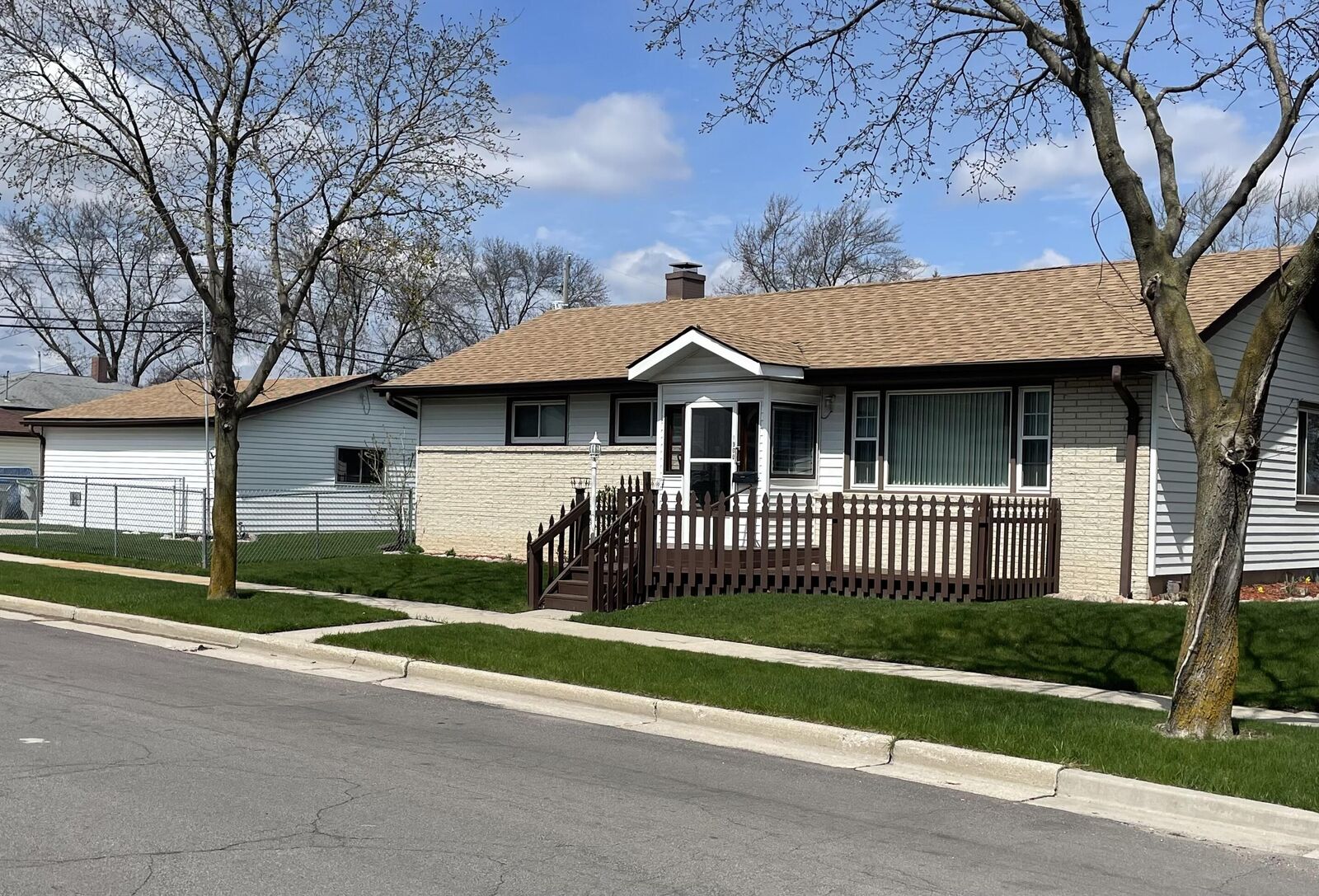 Property Photo:  1900 W Wood Ave  WI 53221 