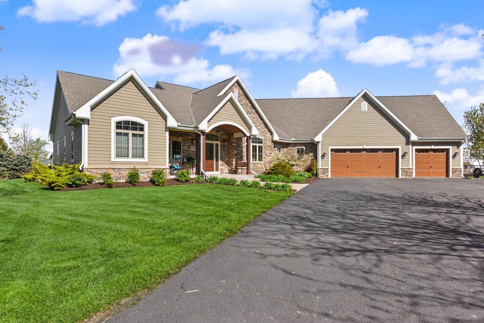 Property Photo:  4722 W Oakwood Rd  WI 53132 