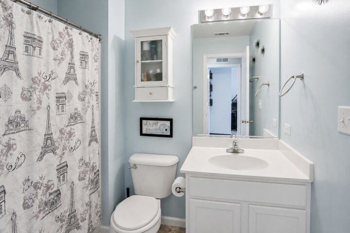 Property Photo:  432 Landmark Avenue  IL 60560 