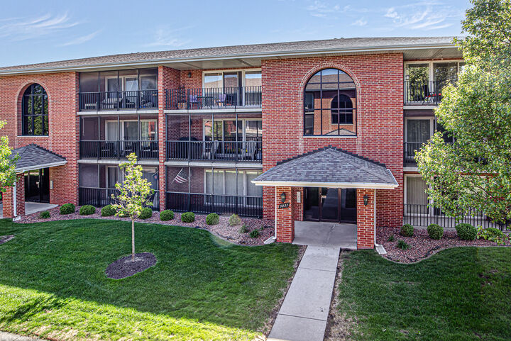 Property Photo:  5031 Circle Drive 207  IL 60418 