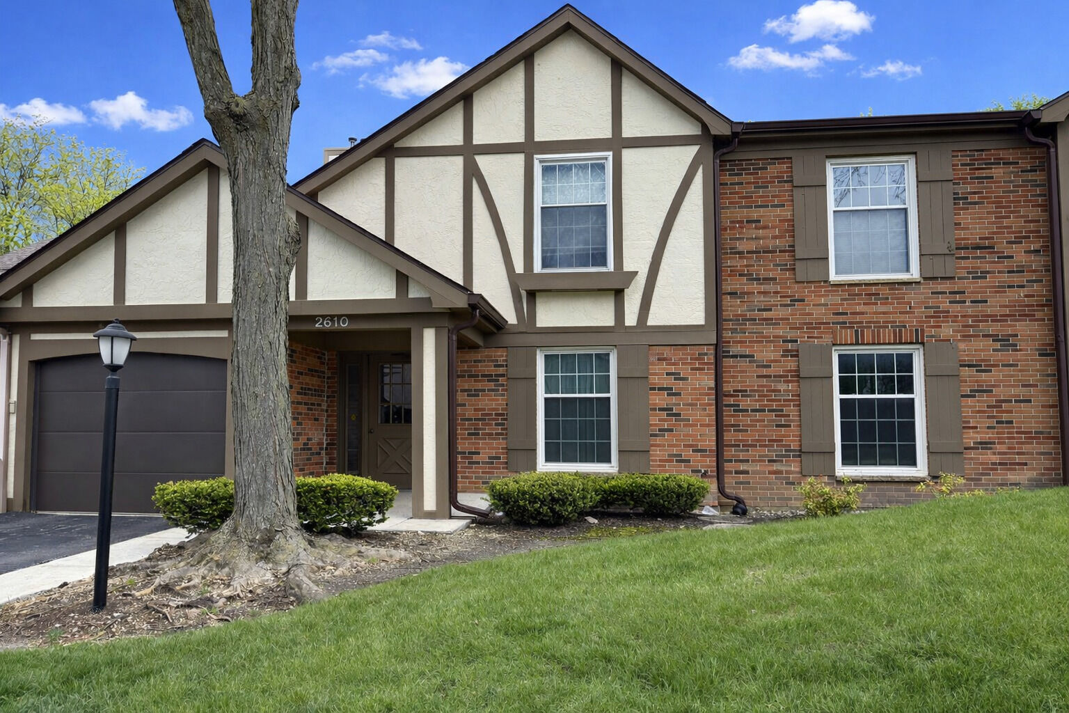 Property Photo:  2610 Northampton Drive B1  IL 60008 