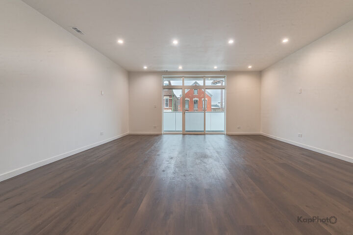 Property Photo:  1921 S Jefferson Street 2  IL 60616 