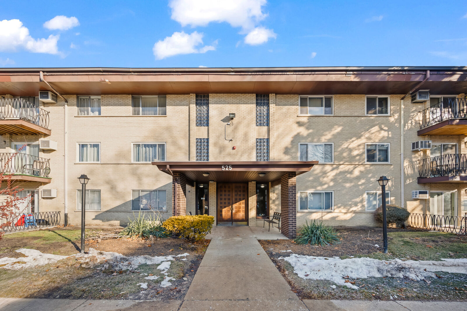 Property Photo:  525 S Cleveland Avenue 104  IL 60005 