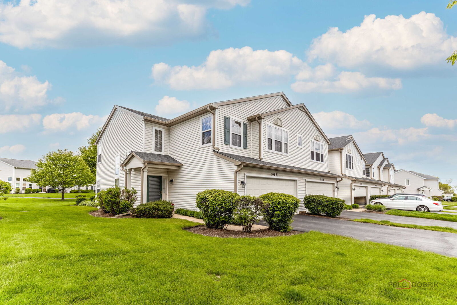 Property Photo:  6931 Creekside Drive  IL 60586 