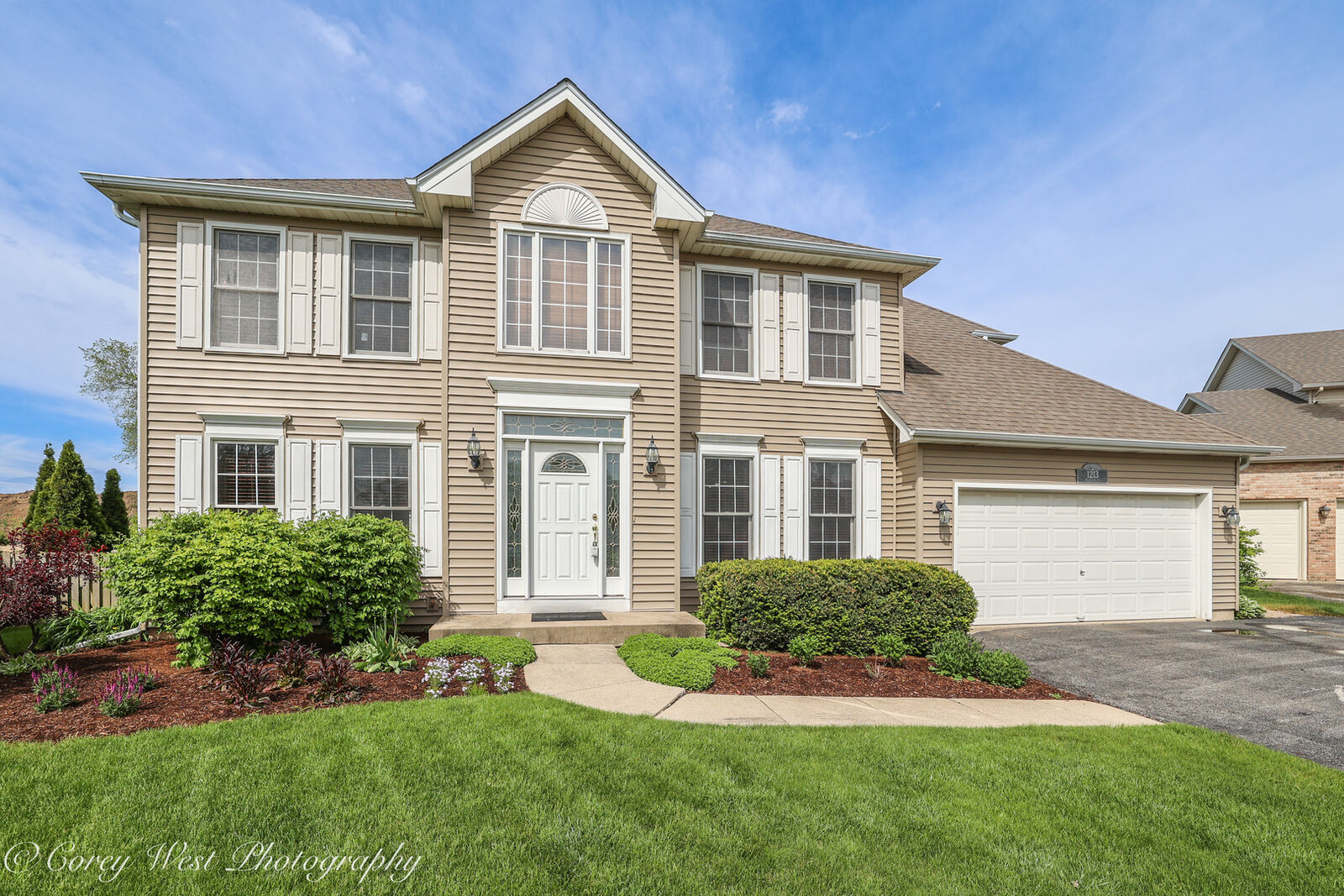 Property Photo:  1213 Paddock Court  IL 60502 