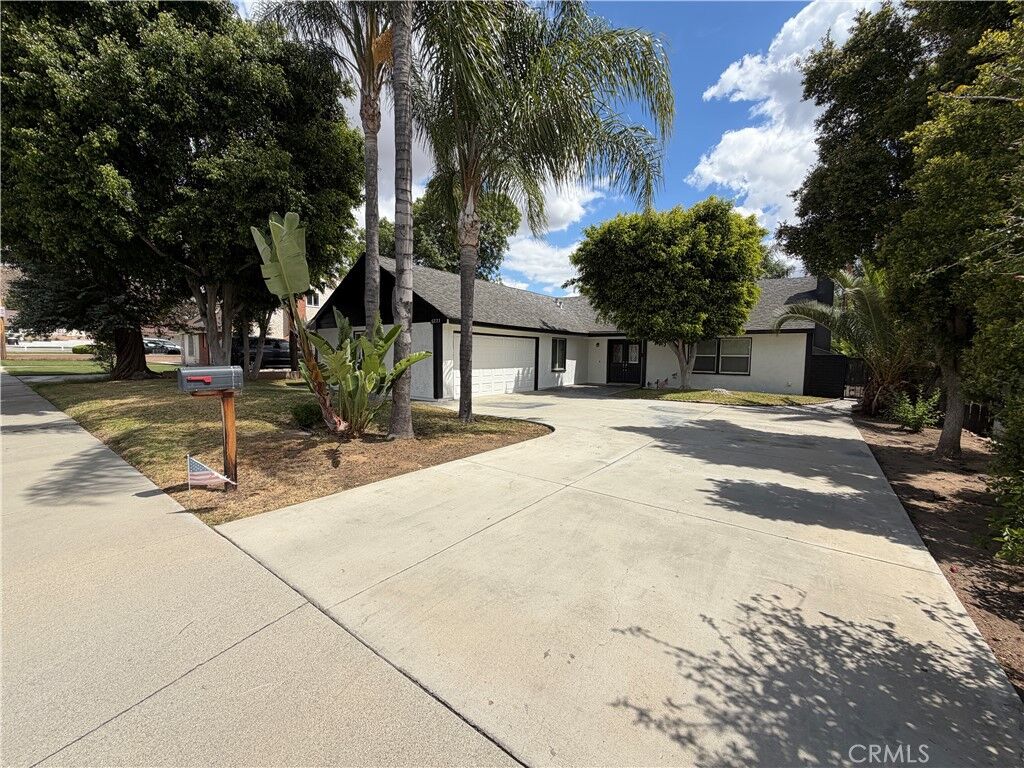 Property Photo:  5221 Dresden Place  CA 92505 