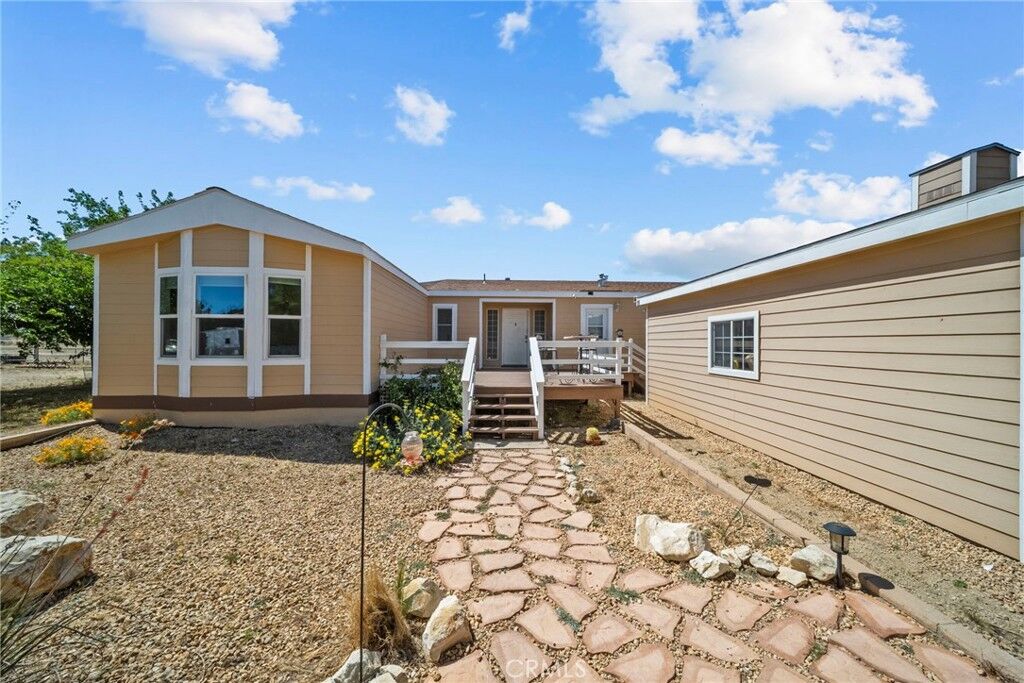 Property Photo:  25407 Eaglefall Avenue  CA 93536 