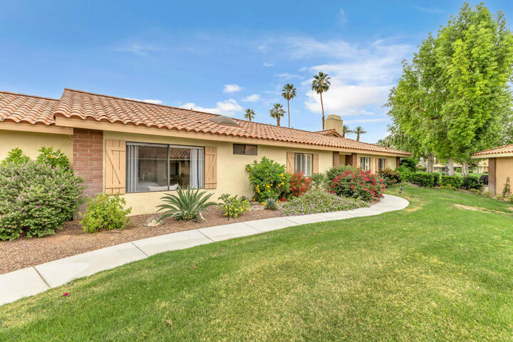 Property Photo: 260 Calle Del Verano CA 92260