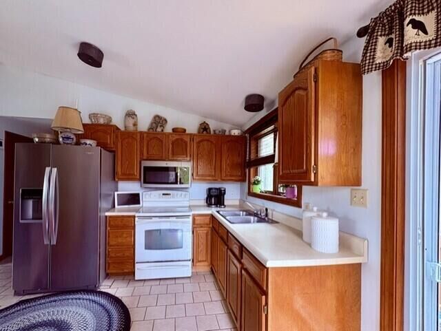 Property Photo:  19 Rodrigue Lane  ME 04076 
