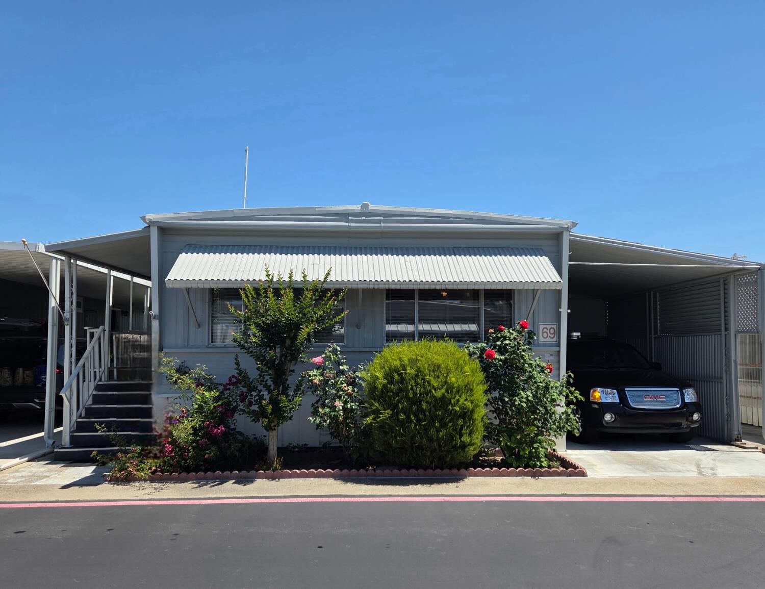 Property Photo:  471 Almond Drive 69  CA 95240 