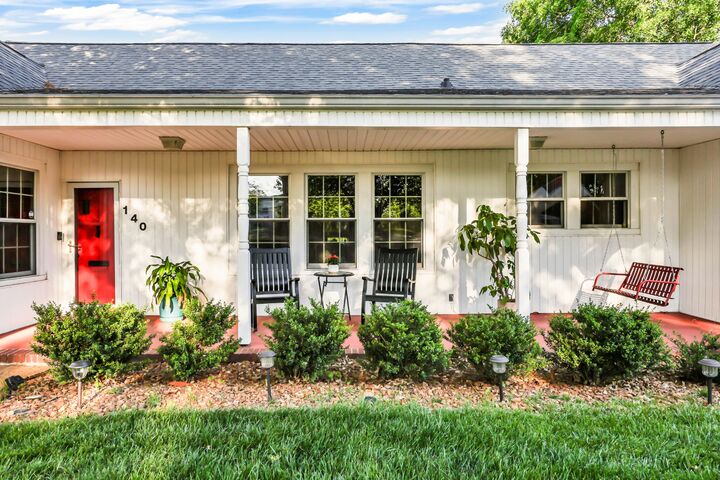 Property Photo:  140 E Glenwood Dr  TN 37040 