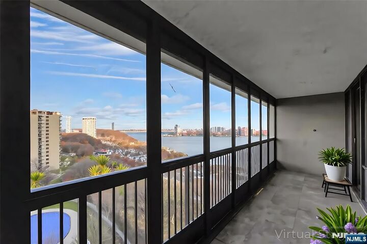 Property Photo:  5 Horizon # 907  NJ 07024 