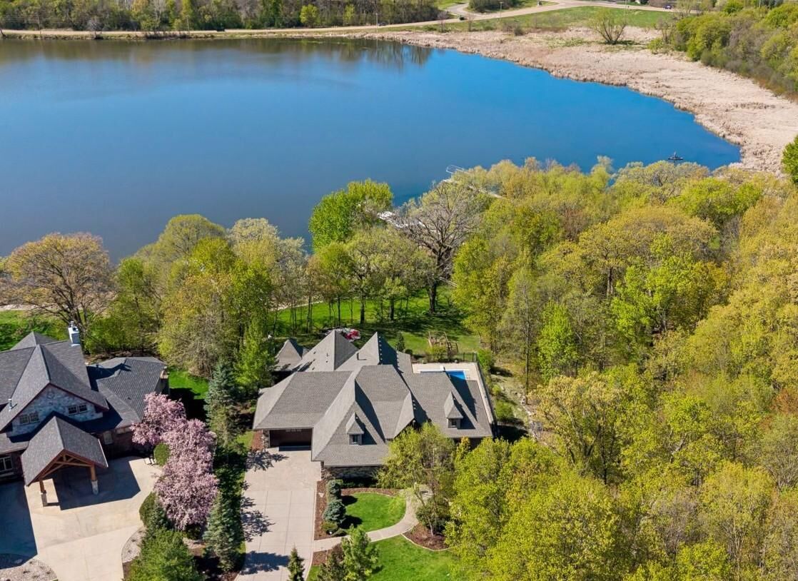 Property Photo: 3601 Lerive Way MN 55318