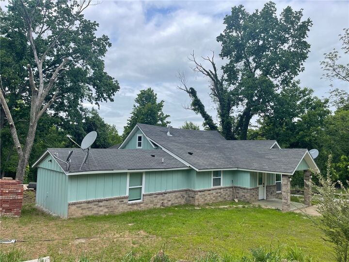 Property Photo:  202 Parrott Drive  AR 72740 