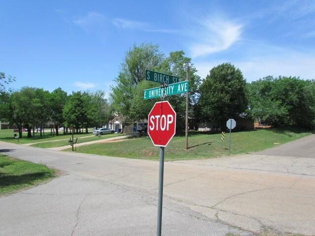 Property Photo:  1801 E E University Avenue  OK 73044 