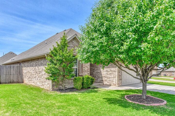 Property Photo:  5124 SW 120th Terrace  OK 73173 