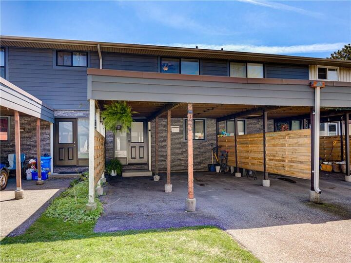 Property Photo:  135 Chalmers Street S 43  ON N1R 6M2 
