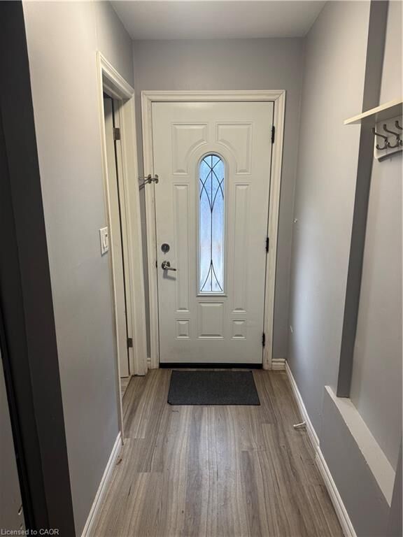 Property Photo:  61 Waterloo Drive 61  ON N2H 3V1 