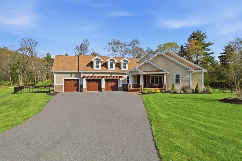 Property Photo:  8 Fitch Farm Way  MA 01073 