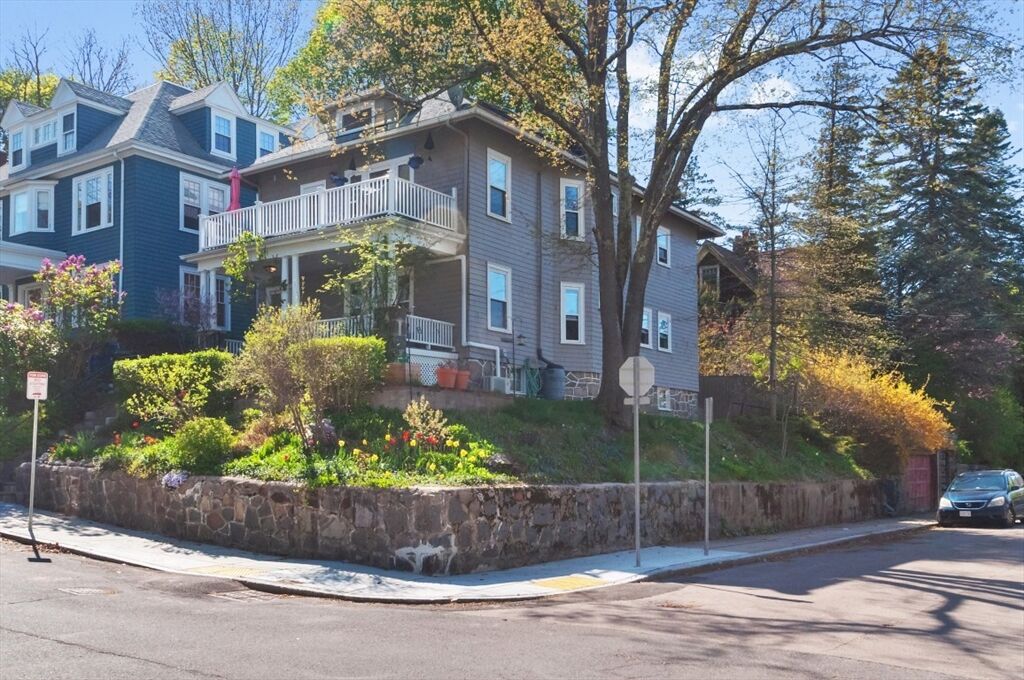 Property Photo:  91 Aldrich St 1  MA 02131 