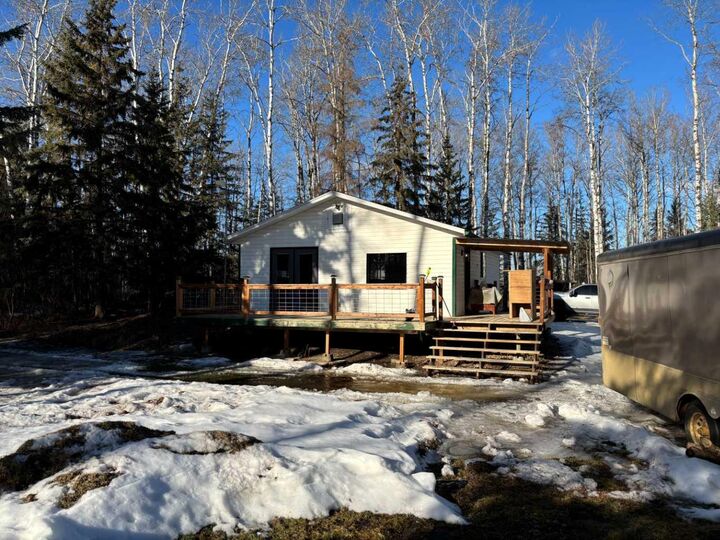 Property Photo:  861070 Hwy 743  AB T0H 1J2 